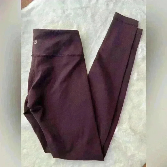 Like New Lululemon Leggings - Picture 4 of 6